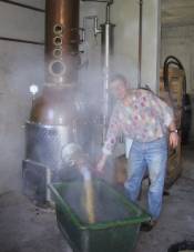 Maische wird abgelassen